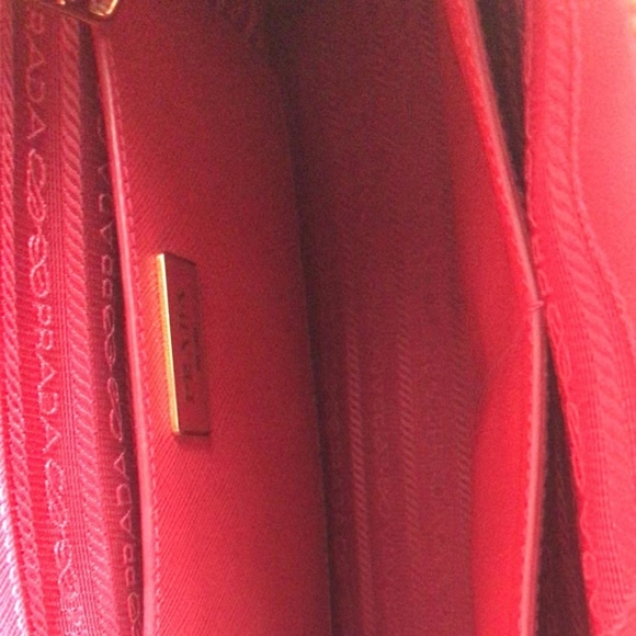 Prada Galleria Saffiano Leather Large Bag (authentic!) - Picture 4 of 16